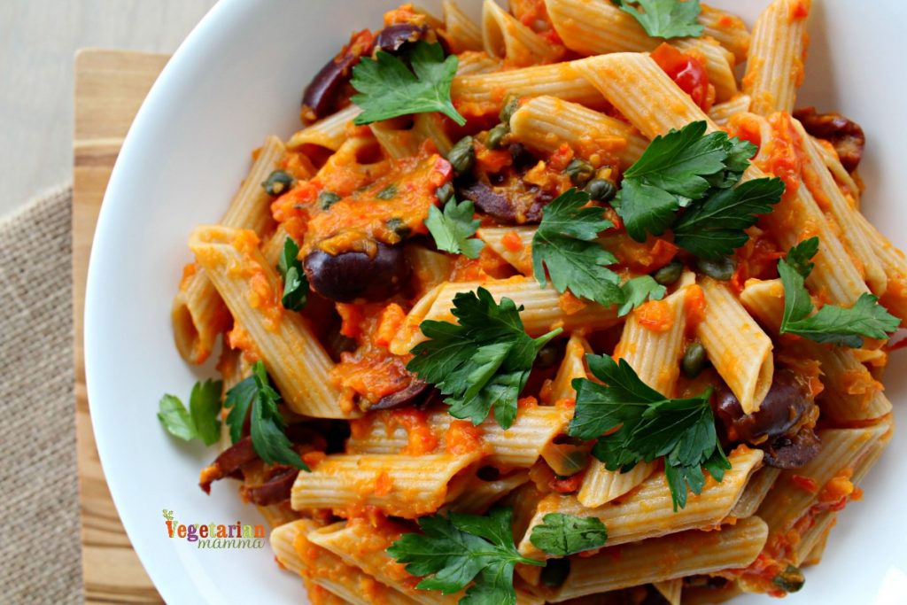 roasted-tomato-sauce-with-pasta-vegetarianmamma-com-dinner-is-served
